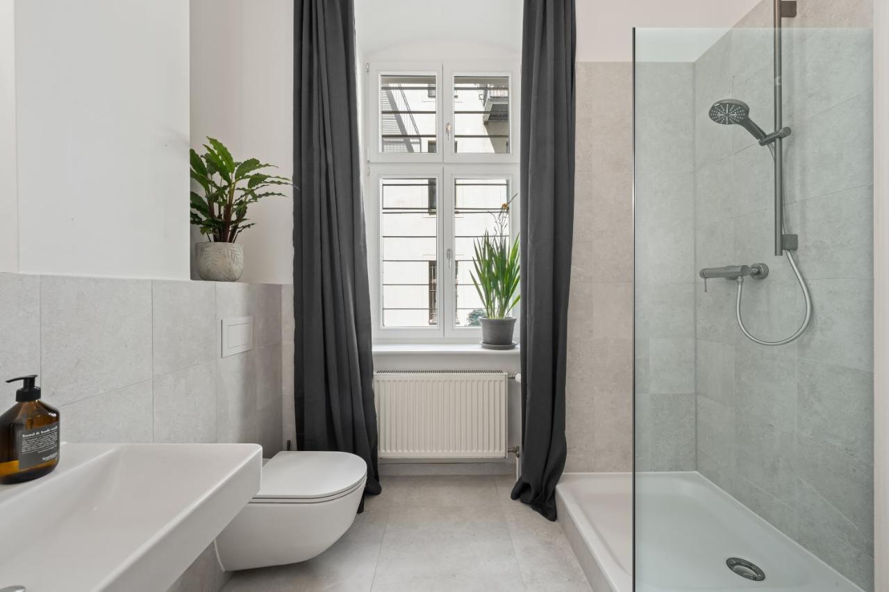 The Strassburger, Stylish 3 Bedroom Apartment In Downtown Berlin Exteriör bild